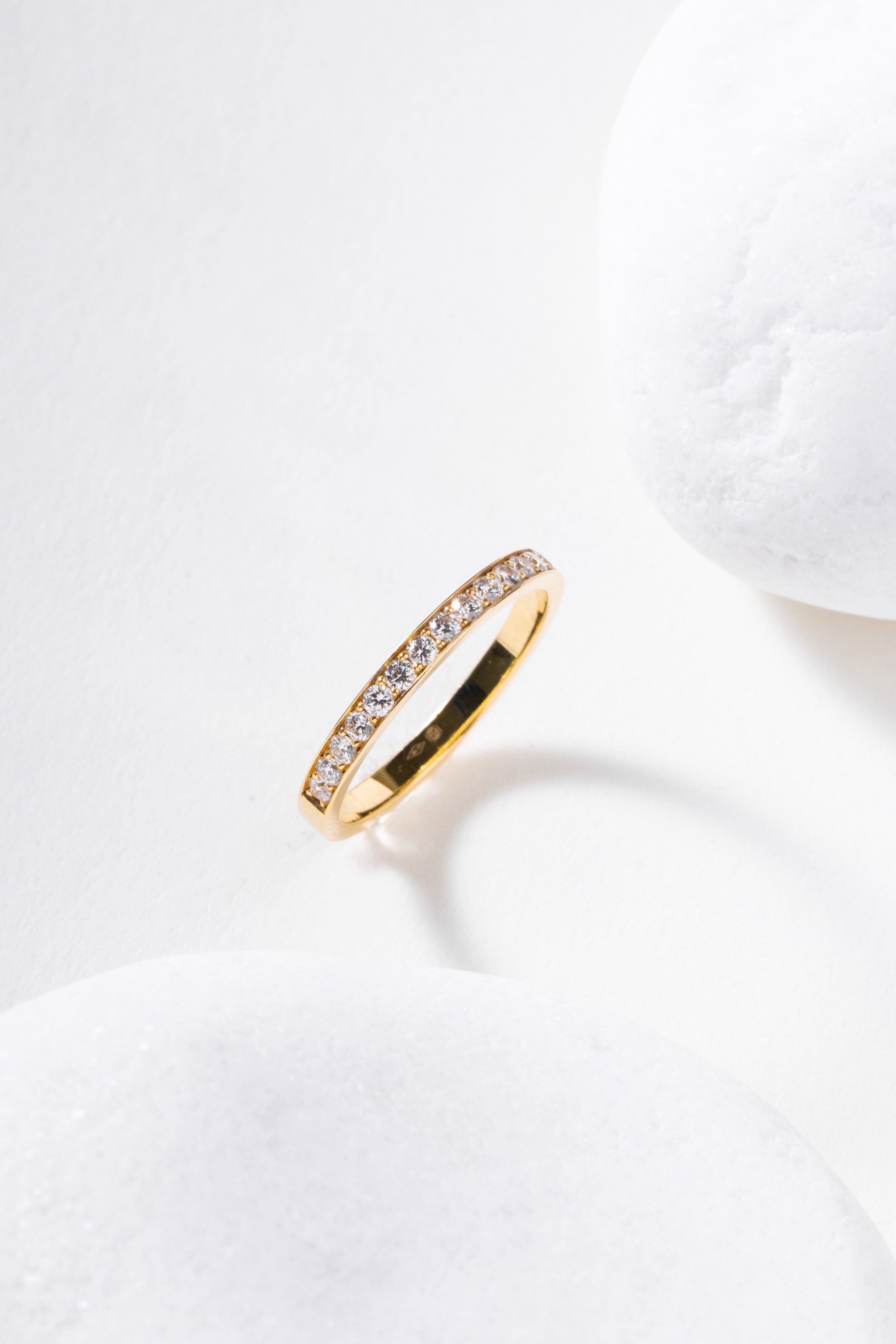 Violette wedding band