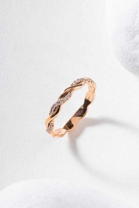 Clématite diamonds wedding band