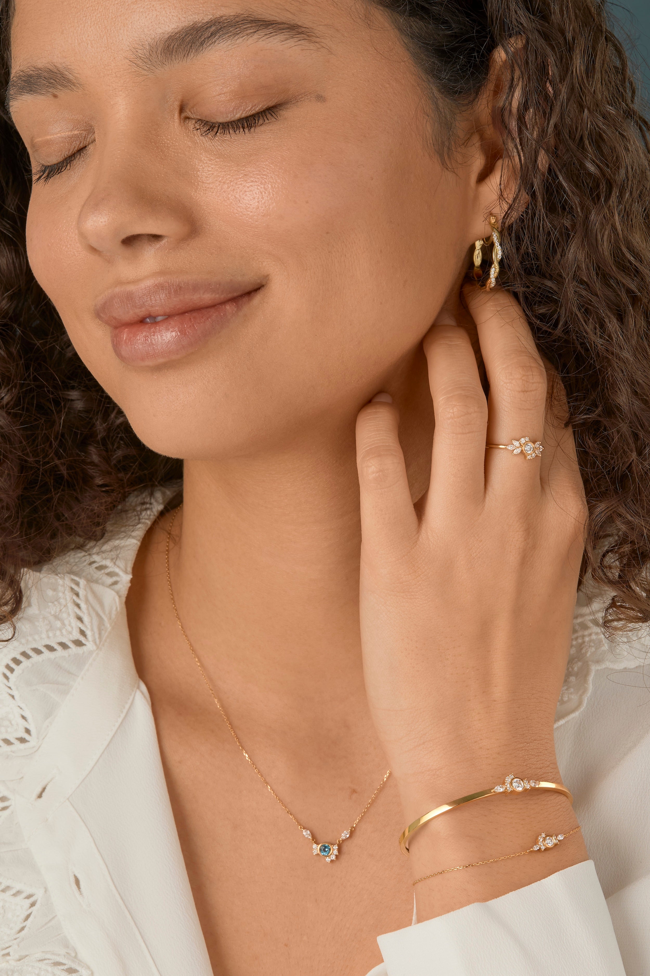 Clématite hoops earrings