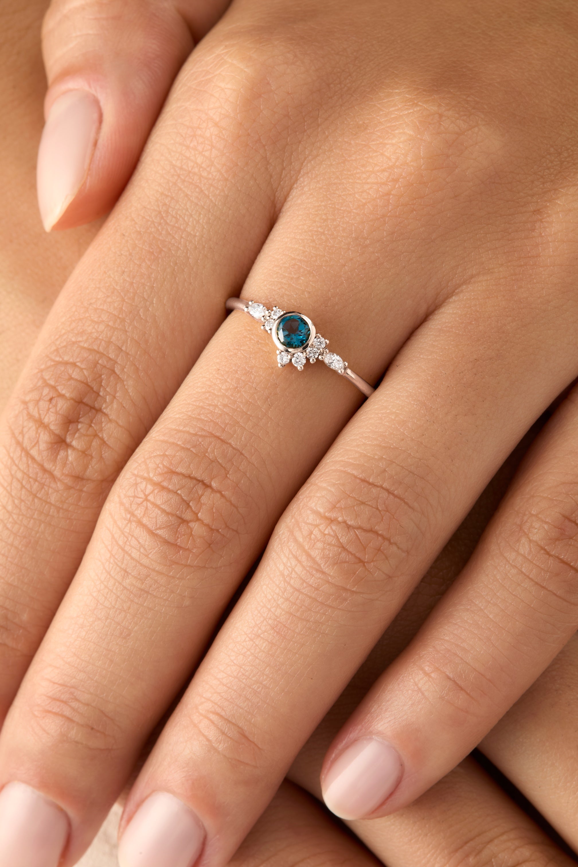 Luminous blue Ring M