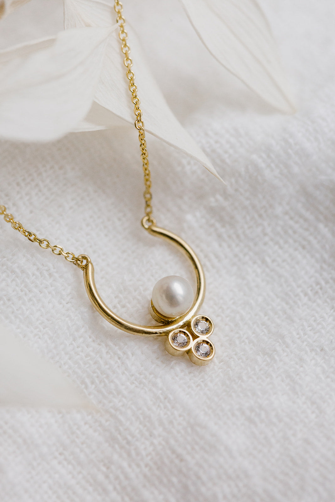 Synchronicity necklace diamonds