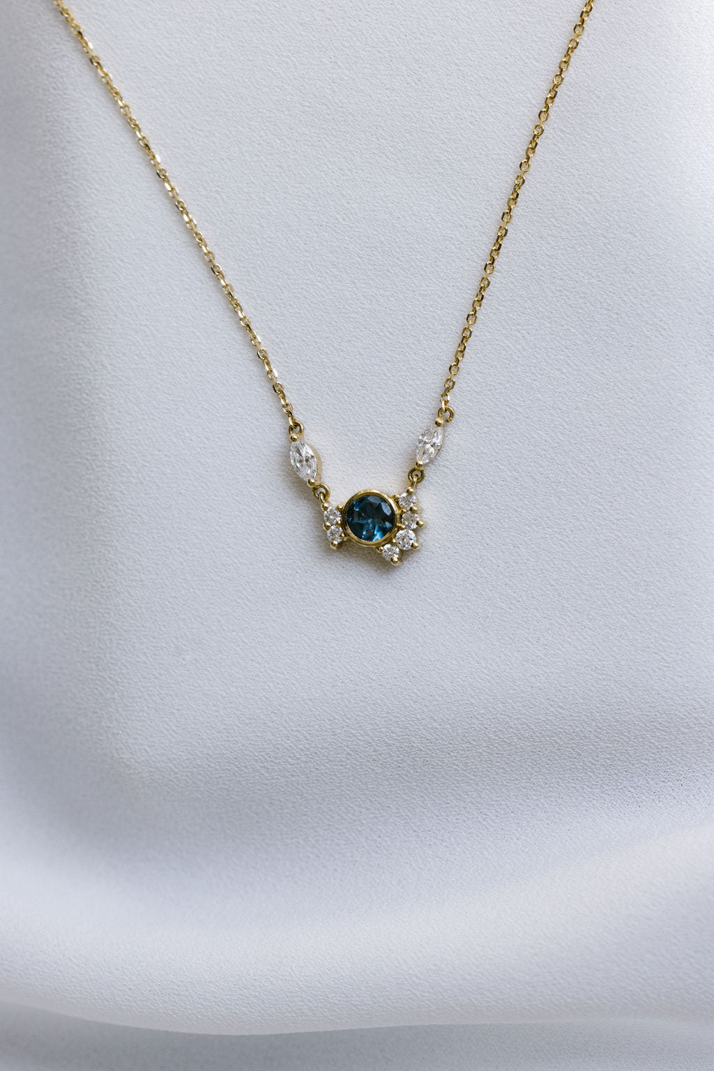 Collier Radiant bleu marquises